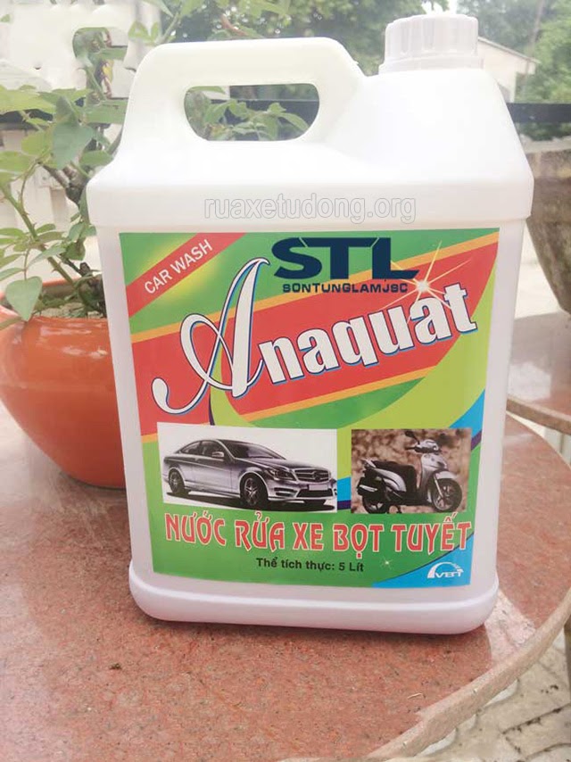 nuoc-rua-xe-bot-tuyet-anaquat