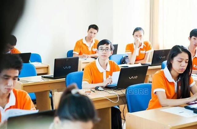 Công nghệ thông tin học những gì?