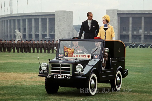 Nữ hoàng Elizabeth II trong đăng quang