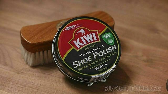 Xi đánh giày Kiwi màu đen dạng sáp 